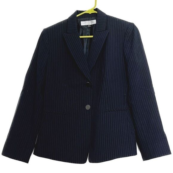 Tahari womens blazer, jacket size  8P with two button closure ￼￼ - Picture 1 of 8